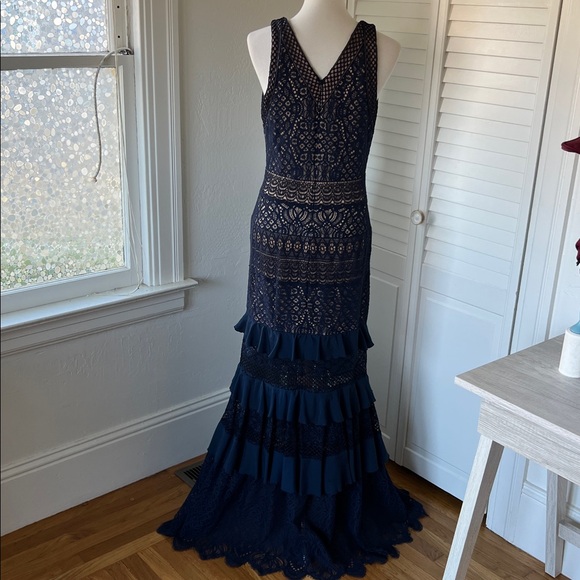 Tadashi Shoji Charlot Gown *NWT* - Picture 7 of 10